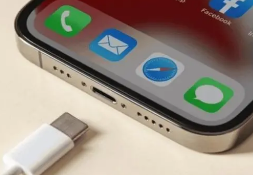 团风苹果15维修分享iPhone15改USB-C接口后能和安卓用户互借充电器吗